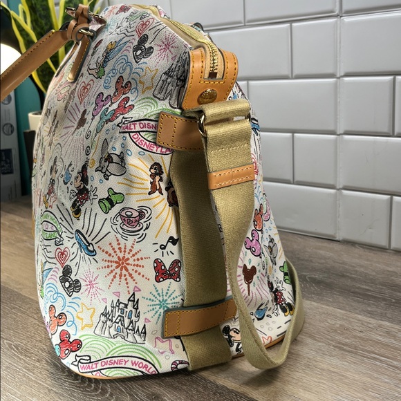 0149 DOONEY & BOURKE X DISNEY SKETCH DUFFLE WEEKENDER BAG 38830149 - Picture 6 of 15